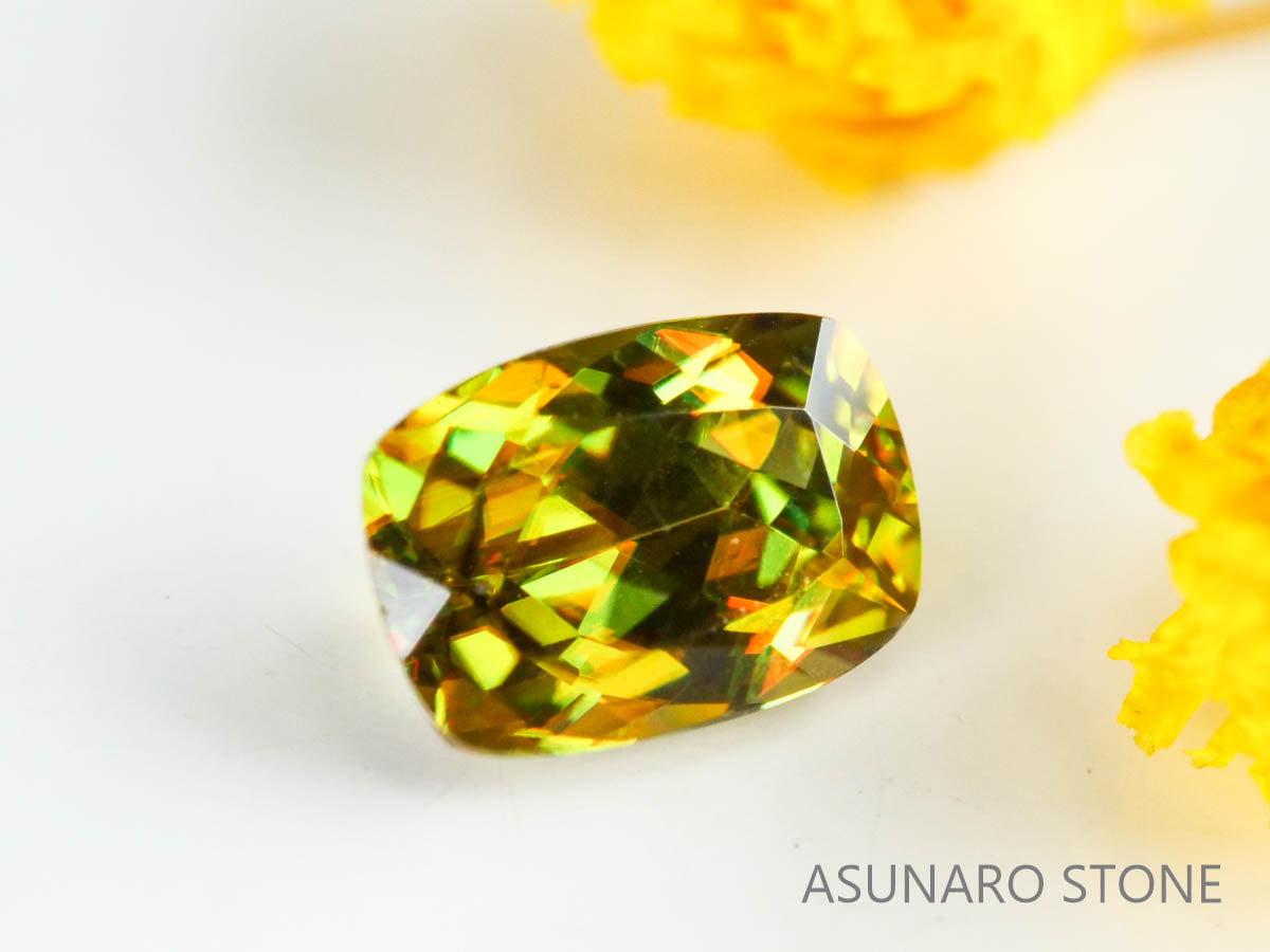 カラーチェンジスフェーン　クッションカット　パキスタン産　0.53ct　【221216-1307】