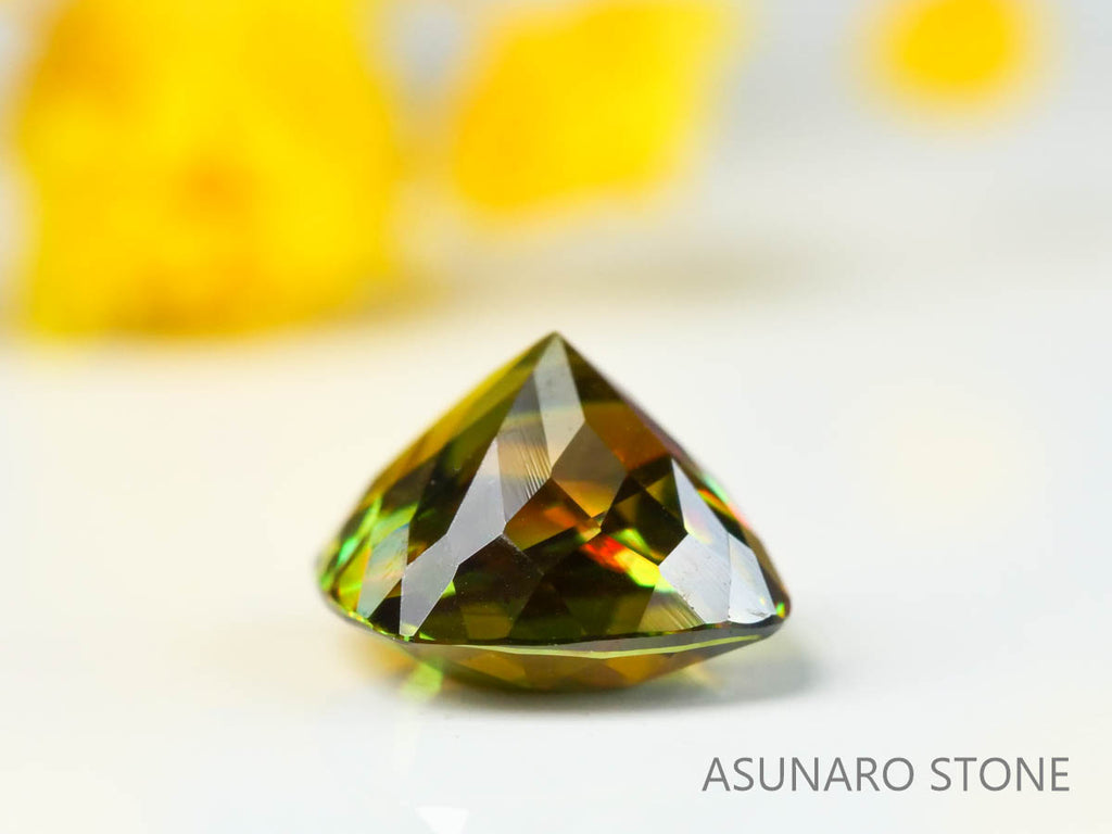 カラーチェンジスフェーン　クッションカット　パキスタン産　0.90ct　【221216-1308】