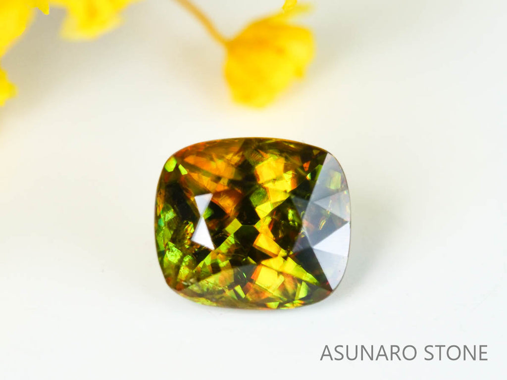 カラーチェンジスフェーン　クッションカット　パキスタン産　1.19ct　【221216-1309】