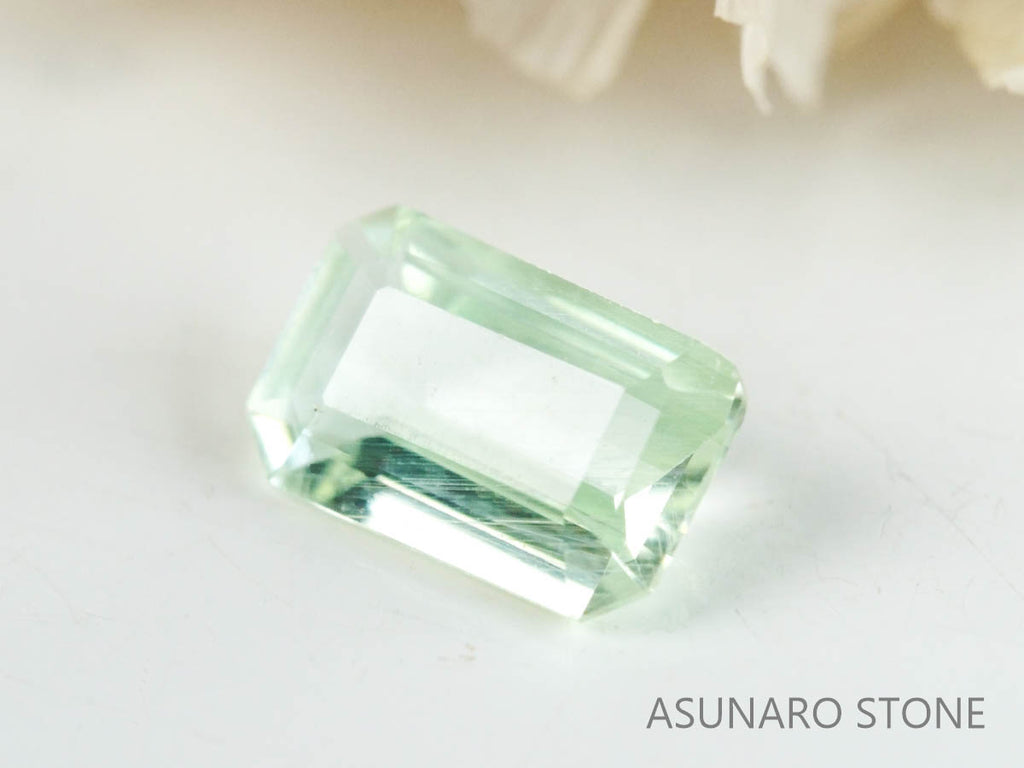 コーネルピン　エメラルドカット　タンザニア産   0.25ct【230116-1316】