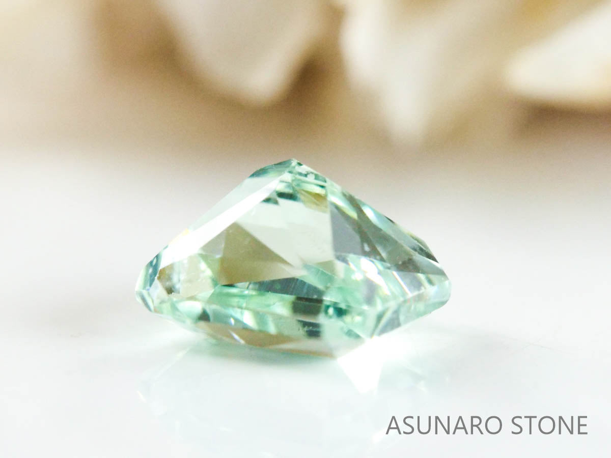 コーネルピン　エメラルドカット　タンザニア産   0.35ct【230116-1317】