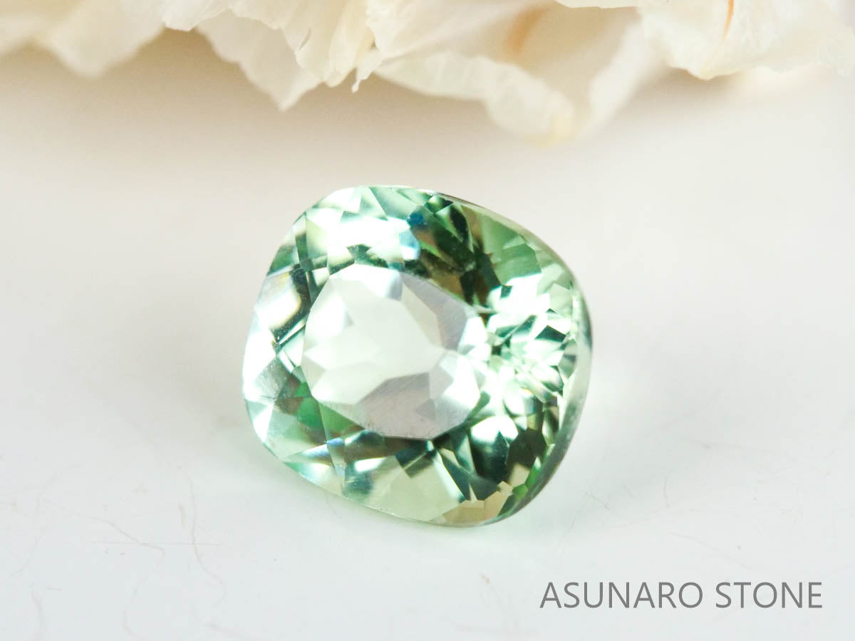 コーネルピン　クッションカット　タンザニア産   0.39ct【230116-1323】