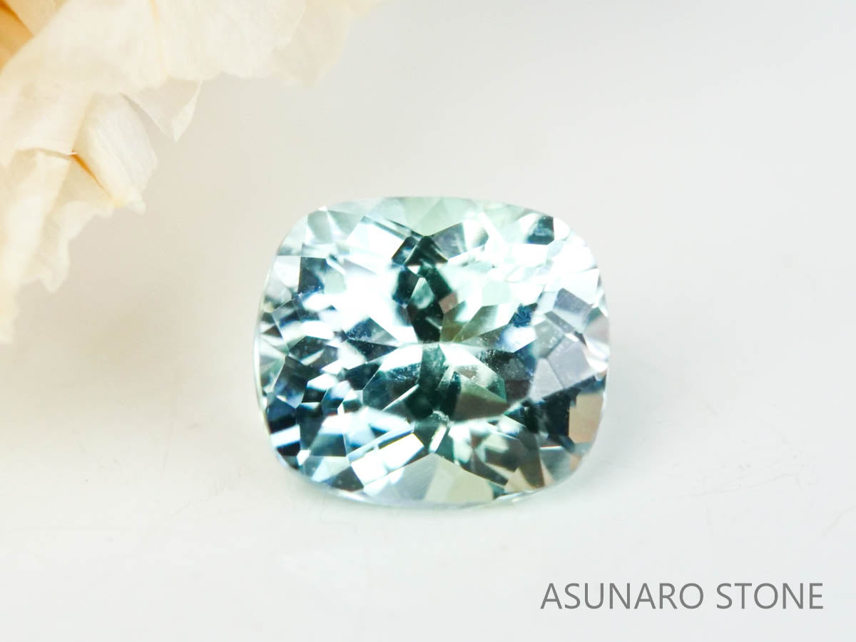 コーネルピン　クッションカット　タンザニア産   0.31ct【230116-1325】