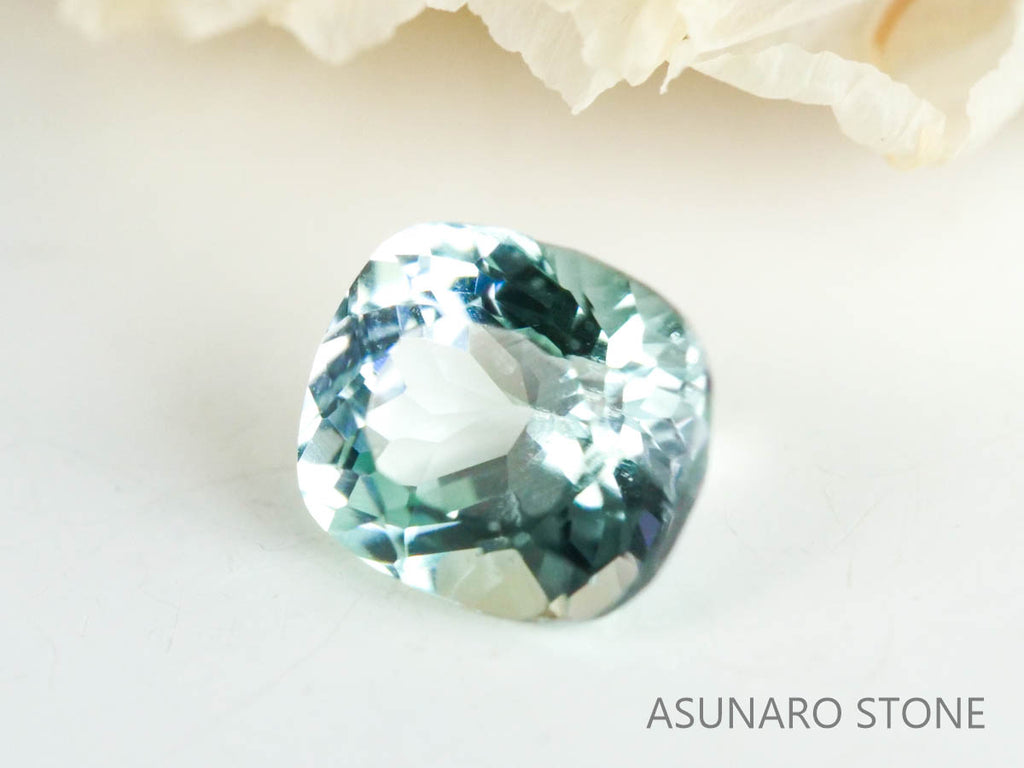 コーネルピン　クッションカット　タンザニア産   0.31ct【230116-1325】