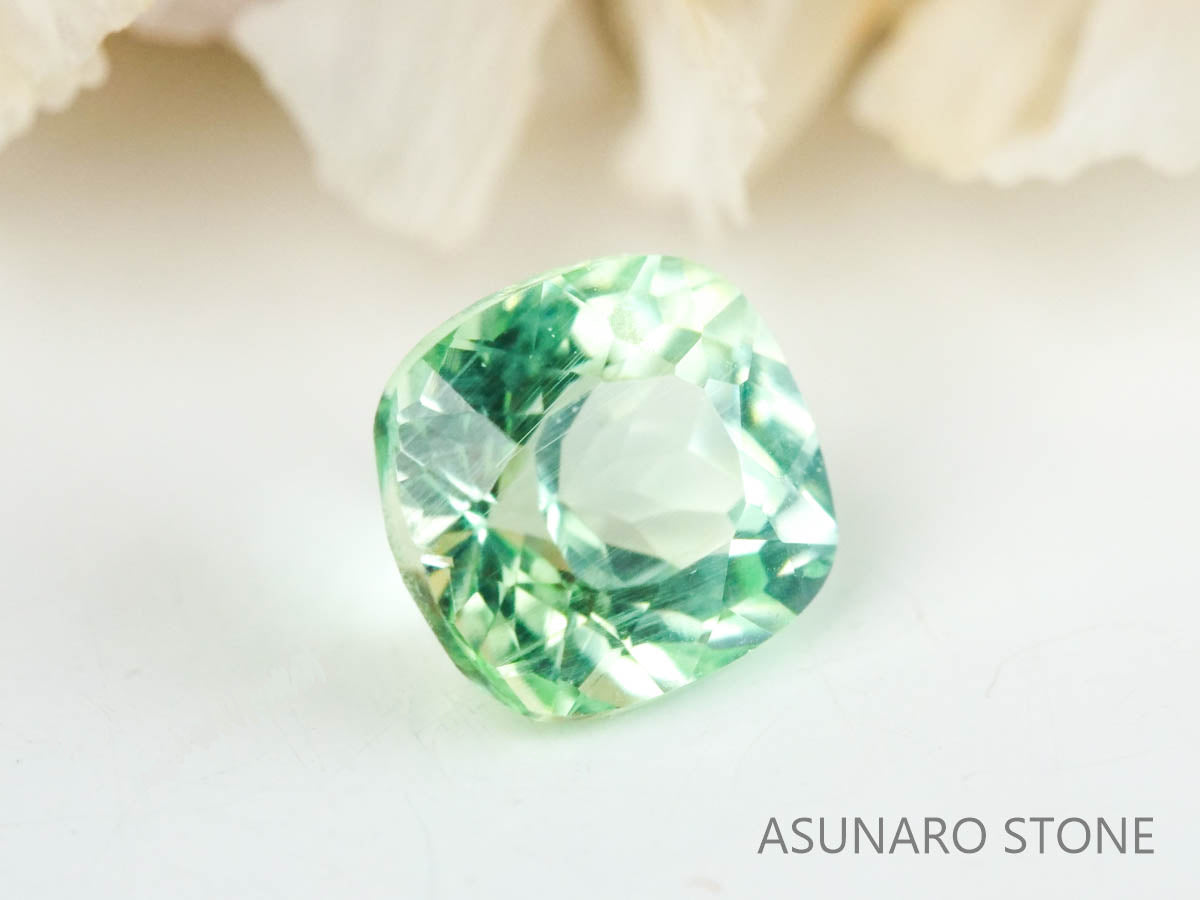 コーネルピン　クッションカット　タンザニア産   0.37ct【230116-1326】