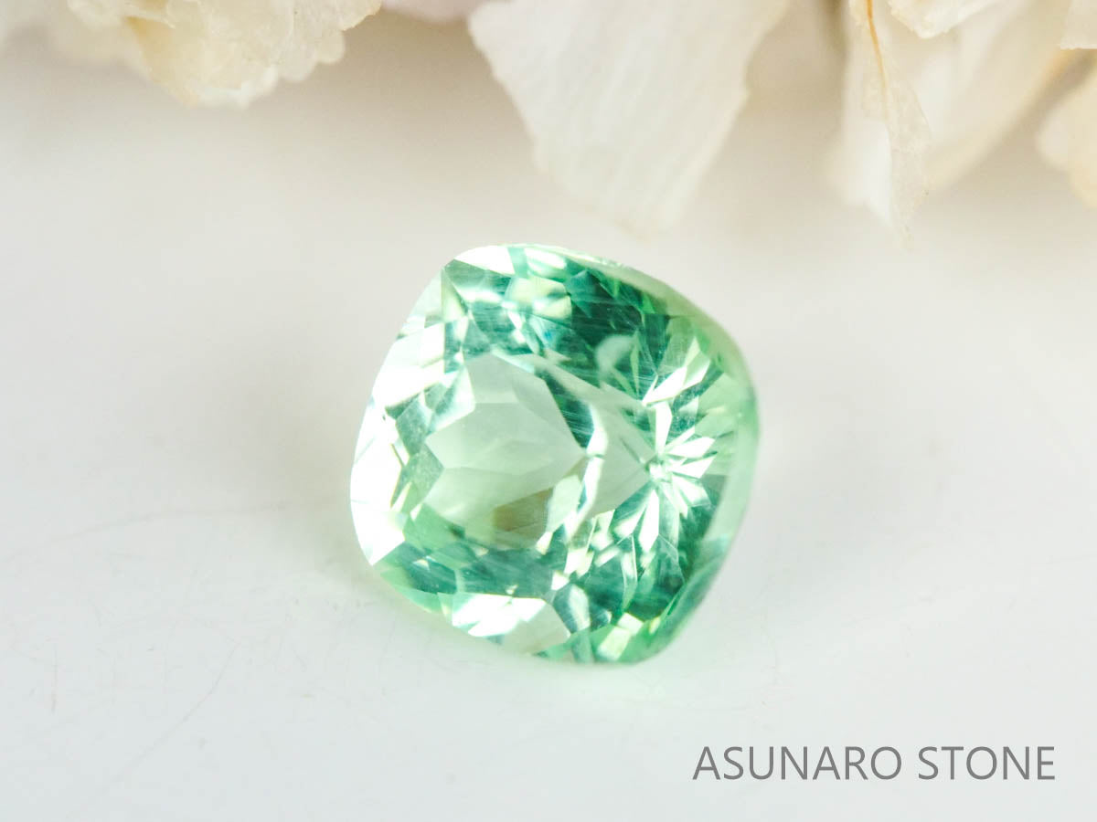 コーネルピン　クッションカット　タンザニア産   0.37ct【230116-1326】