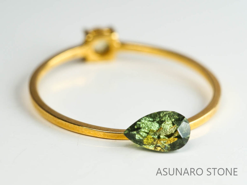 ルドウィジャイトインペリドット（ルチルペリドット）　ペアシェイプ　パキスタン産   0.45ct【221226-1340】