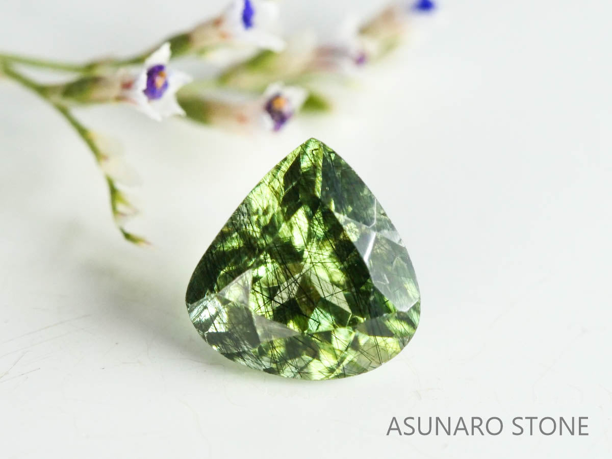 ルドウィジャイトインペリドット（ルチルペリドット）　マロンカット　パキスタン産   0.91ct【221226-1341】