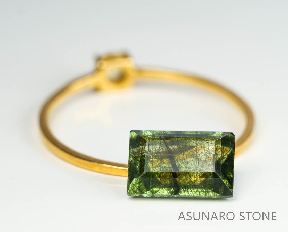 ルドウィジャイトインペリドット（ルチルペリドット） スクエアカット