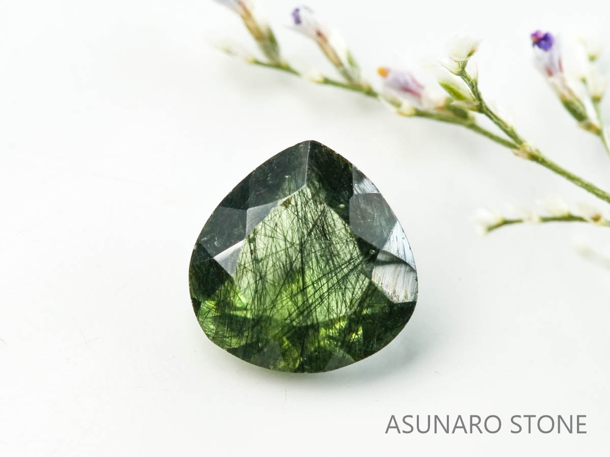 ルドウィジャイトインペリドット（ルチルペリドット）　マロンカット　パキスタン産   1.60ct【221226-1344】