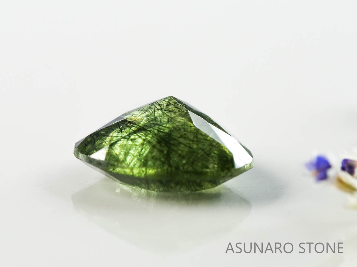 ルドウィジャイトインペリドット（ルチルペリドット）　マロンカット　パキスタン産   1.60ct【221226-1344】
