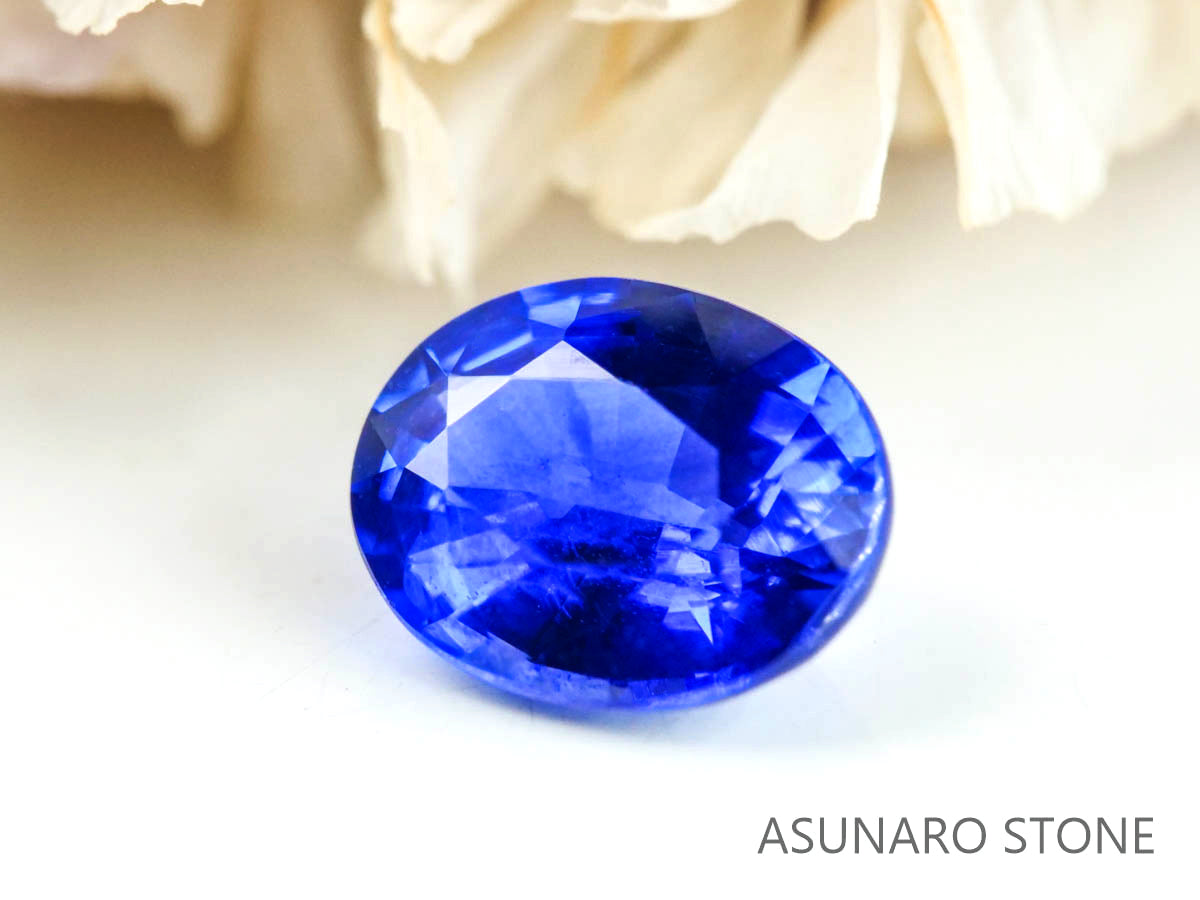 コーンフラワーブルーサファイア オーバルカット スリランカ産 0.55ct
