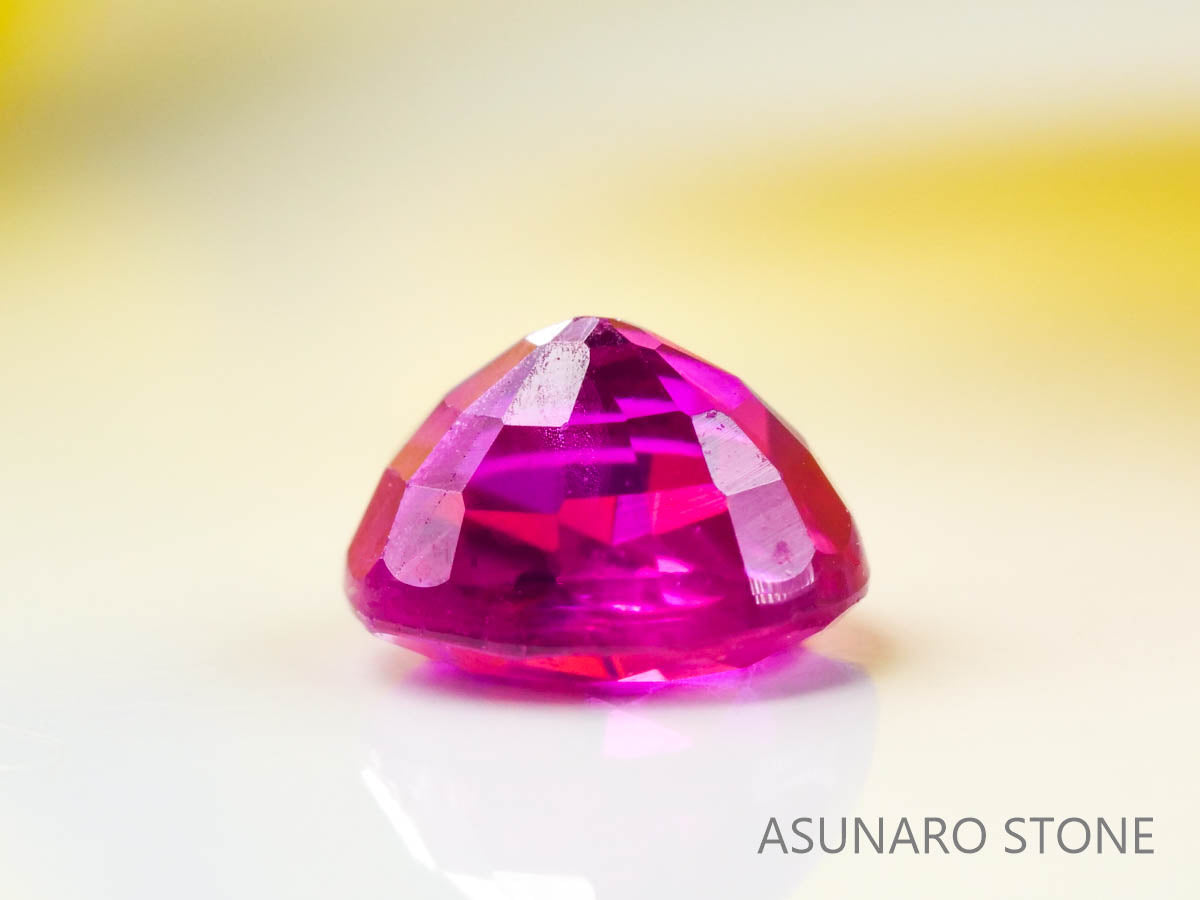 ピジョンブラッドルビー　オーバルカット　 タイ産　0.30ct　鑑別書付き  【230203-1365】