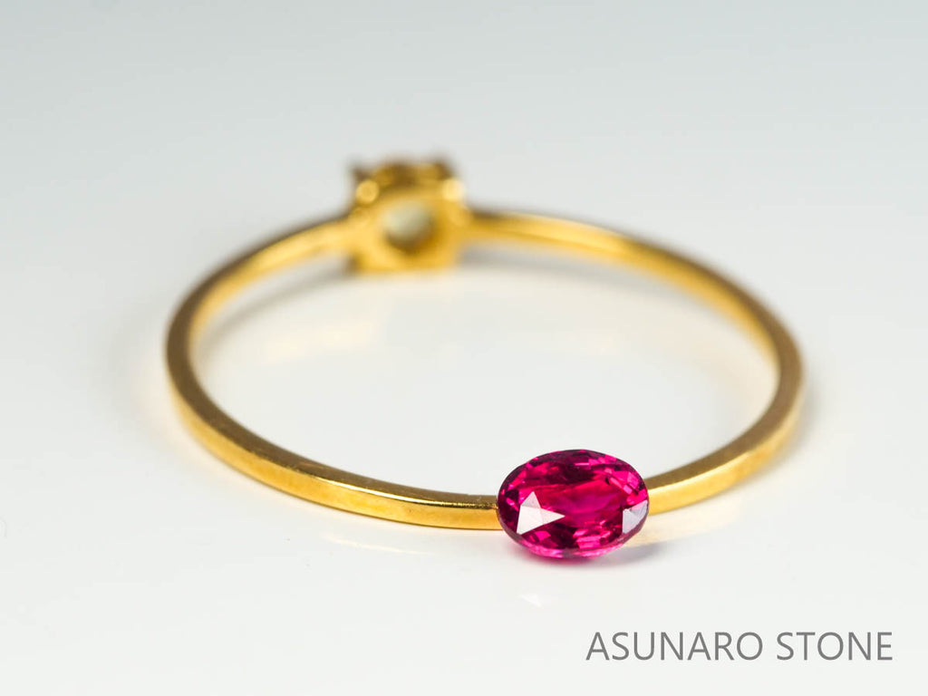 ピジョンブラッドルビー　オーバルカット　 タイ産　0.27ct　鑑別書付き  【230203-1366】