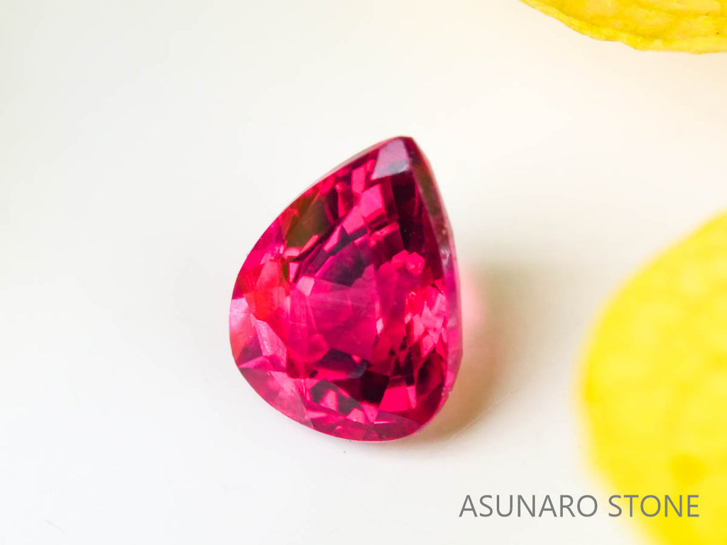 ピジョンブラッドルビー　ペアシェイプ　 タイ産　0.25ct　鑑別書付き  【230203-1368】