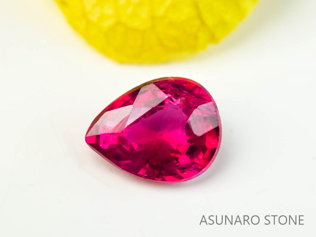 ピジョンブラッドルビー　ペアシェイプ　 タイ産　0.21ct　鑑別書付き  【230203-1369】