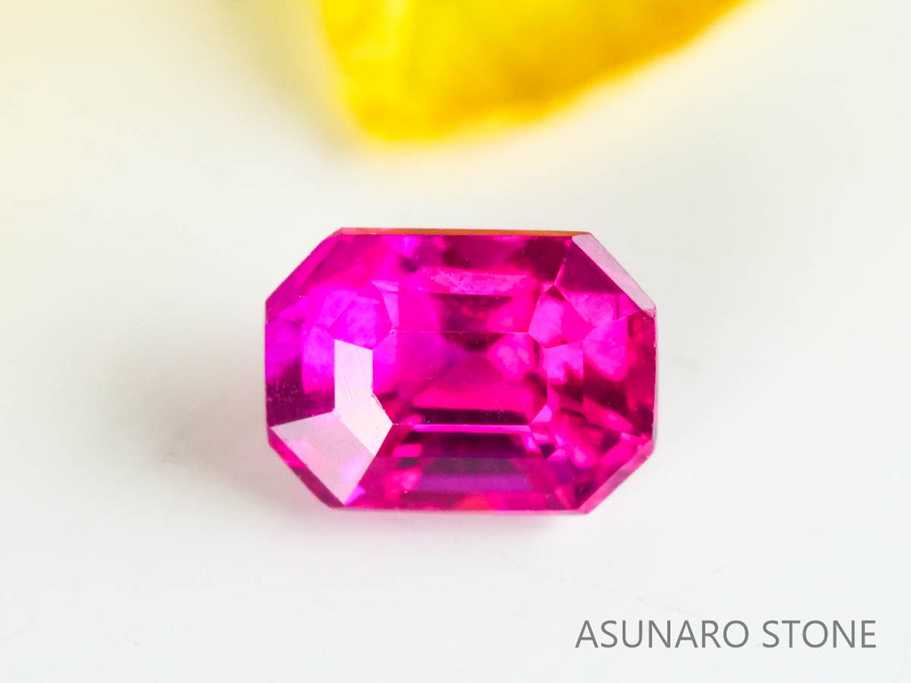 ピジョンブラッドルビー　エメラルドカット　 タイ産　0.32ct　鑑別書付き  【230203-1370】