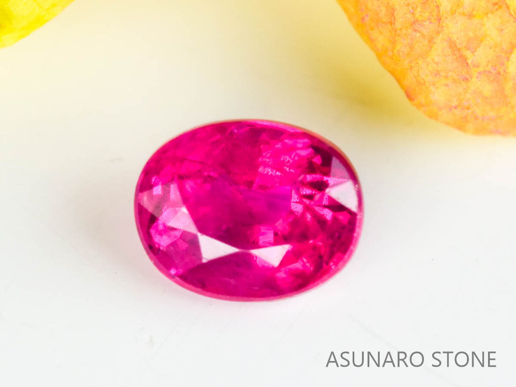 ピジョンブラッドルビー　オーバルカット　 タイ産　0.25ct　鑑別書付き  【230203-1371】