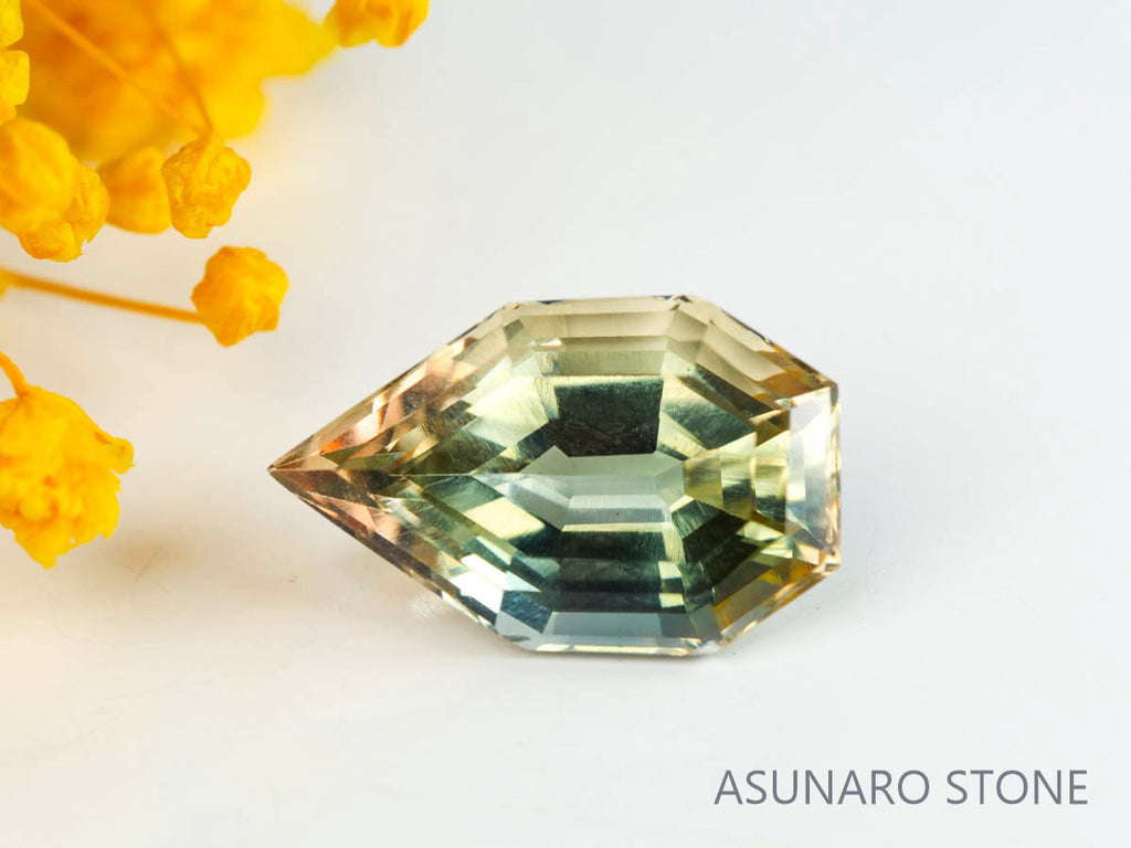 オレゴンサンストーン　ファンシーカット　アメリカ産 　3.20ct【230210-1446】