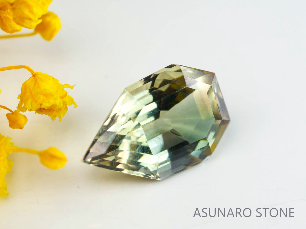 オレゴンサンストーン　ファンシーカット　アメリカ産 　3.20ct【230210-1446】