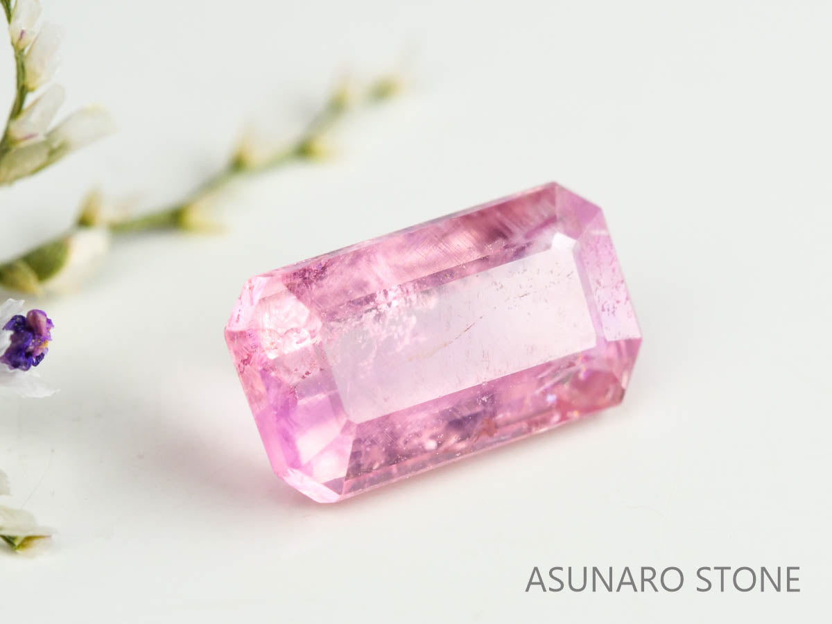 ペツォッタイト　エメラルドカット　マダガスカル産 　0.91ct【230210-1454】