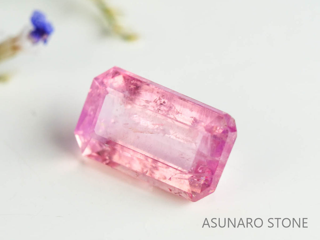 ペツォッタイト　エメラルドカット　マダガスカル産 　0.91ct【230210-1454】