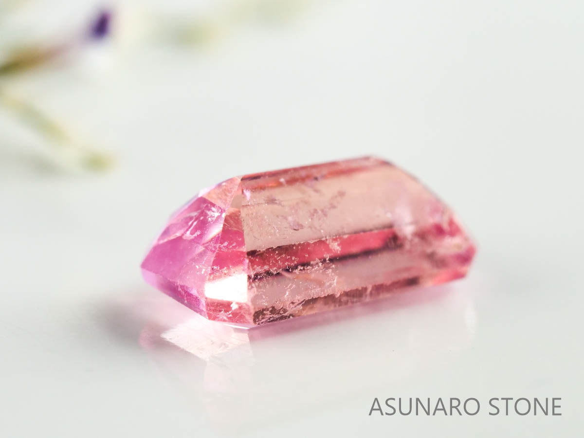 ペツォッタイト　エメラルドカット　マダガスカル産 　0.91ct【230210-1454】