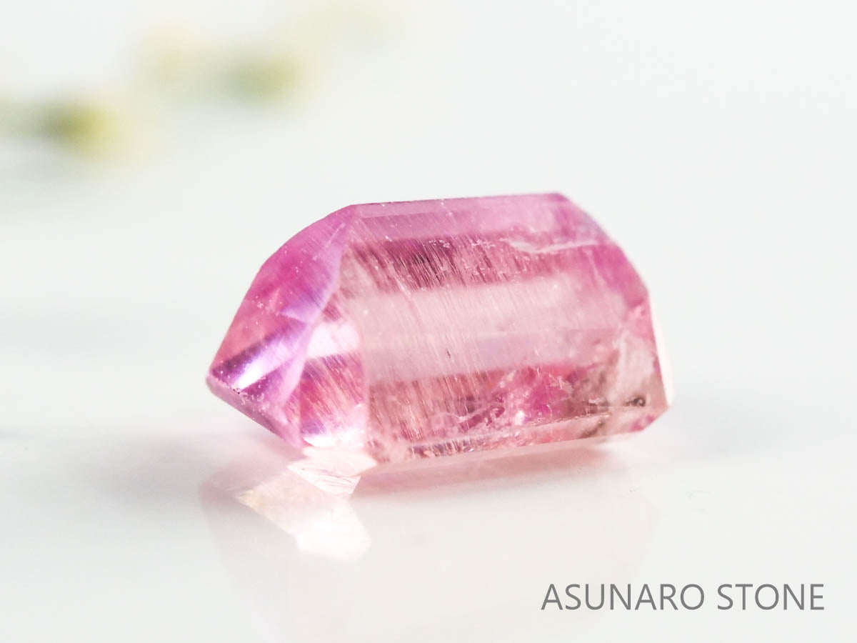 ペツォッタイト　エメラルドカット　マダガスカル産 　0.28ct【230213-1455】