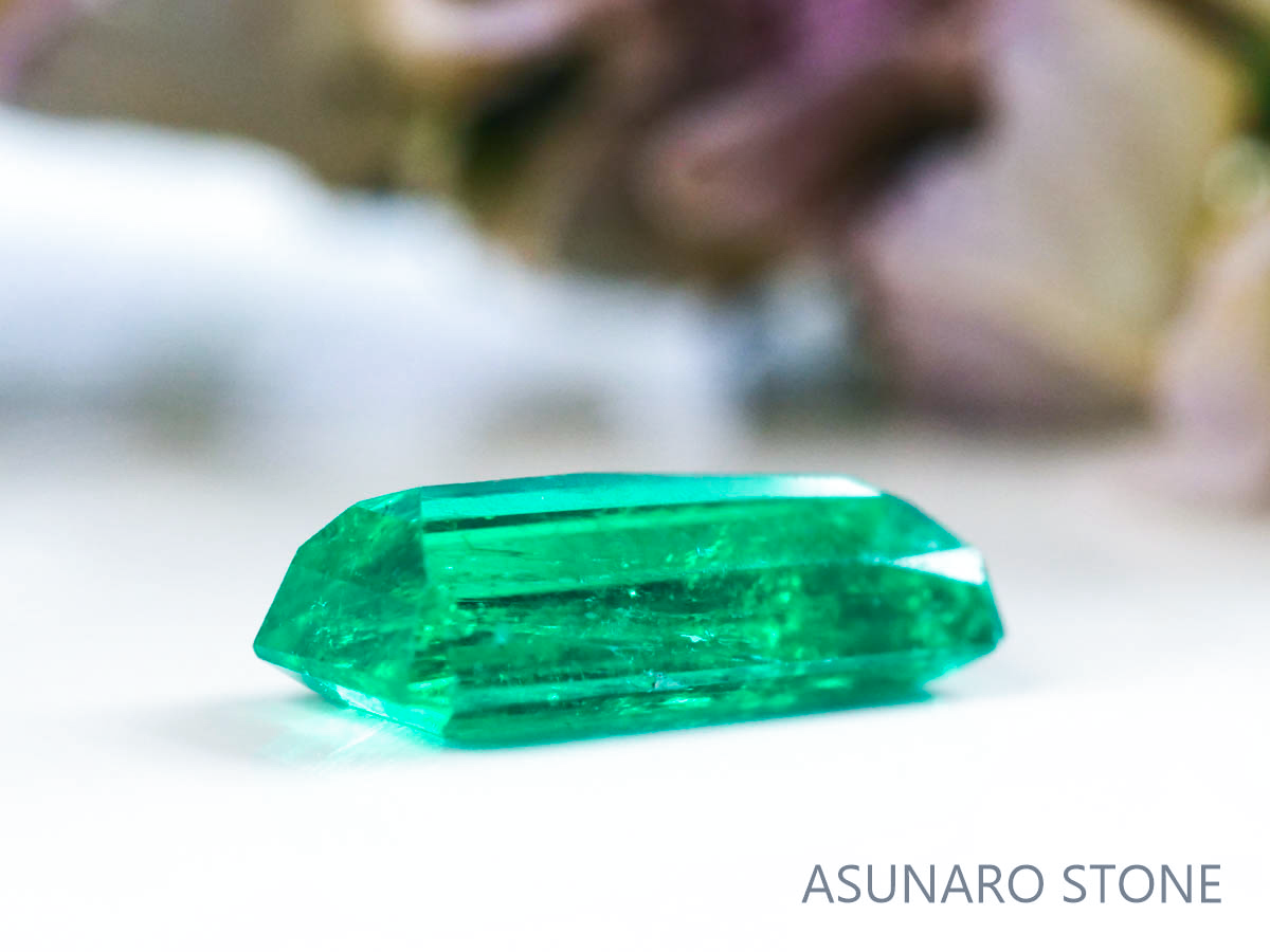 エメラルド　コロンビア産　0.72ct【230213-1458】