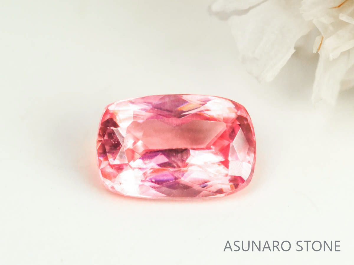 ロードクロサイト 　クッションカット　アメリカ・スイートホーム産　0.52ct　【230217-1465】