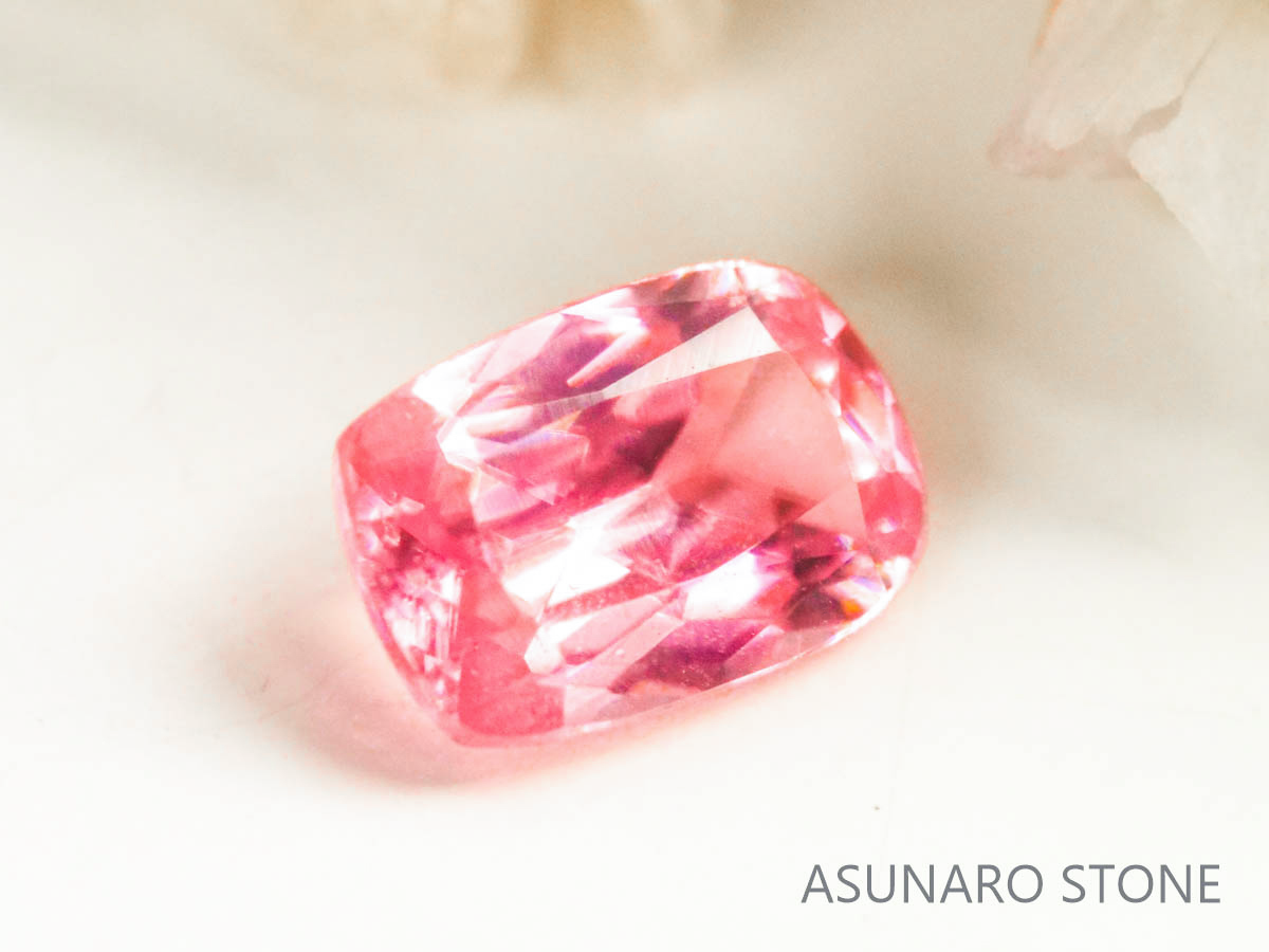 ロードクロサイト 　クッションカット　アメリカ・スイートホーム産　0.52ct　【230217-1465】