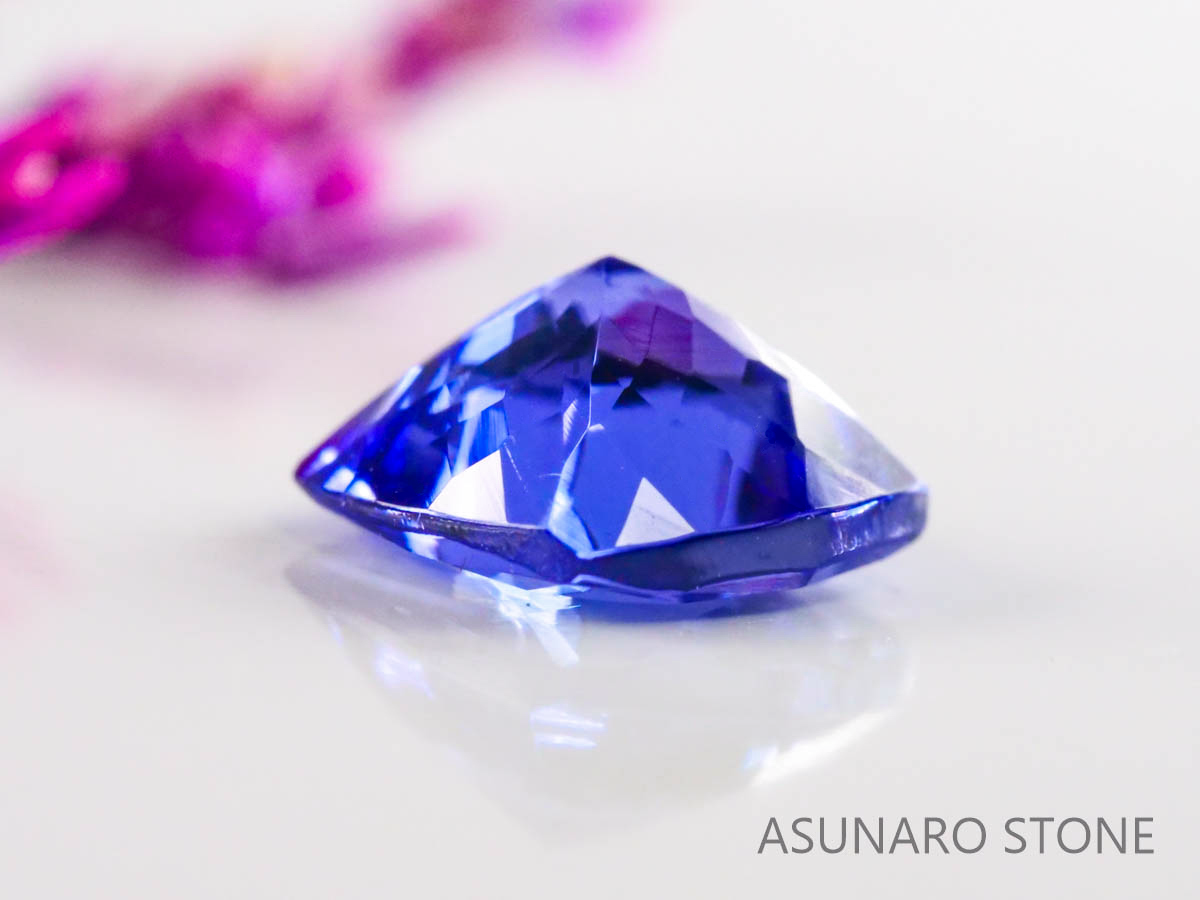 タンザナイト  クッションカット　タンザニア産　　1.64ct【230217-1467】