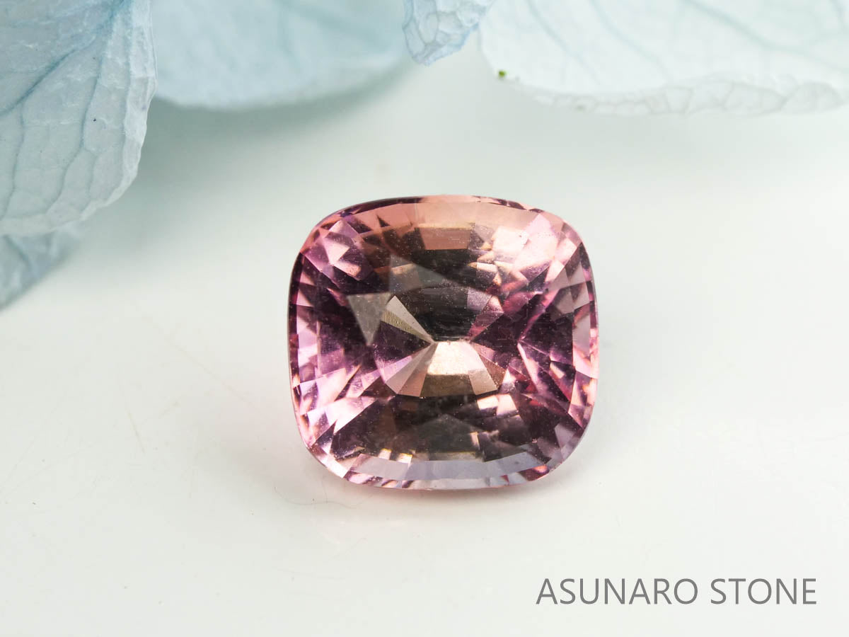 ピーチカラートルマリン　クッションカット　ブラジル産　　1.42ct【230313-1622】