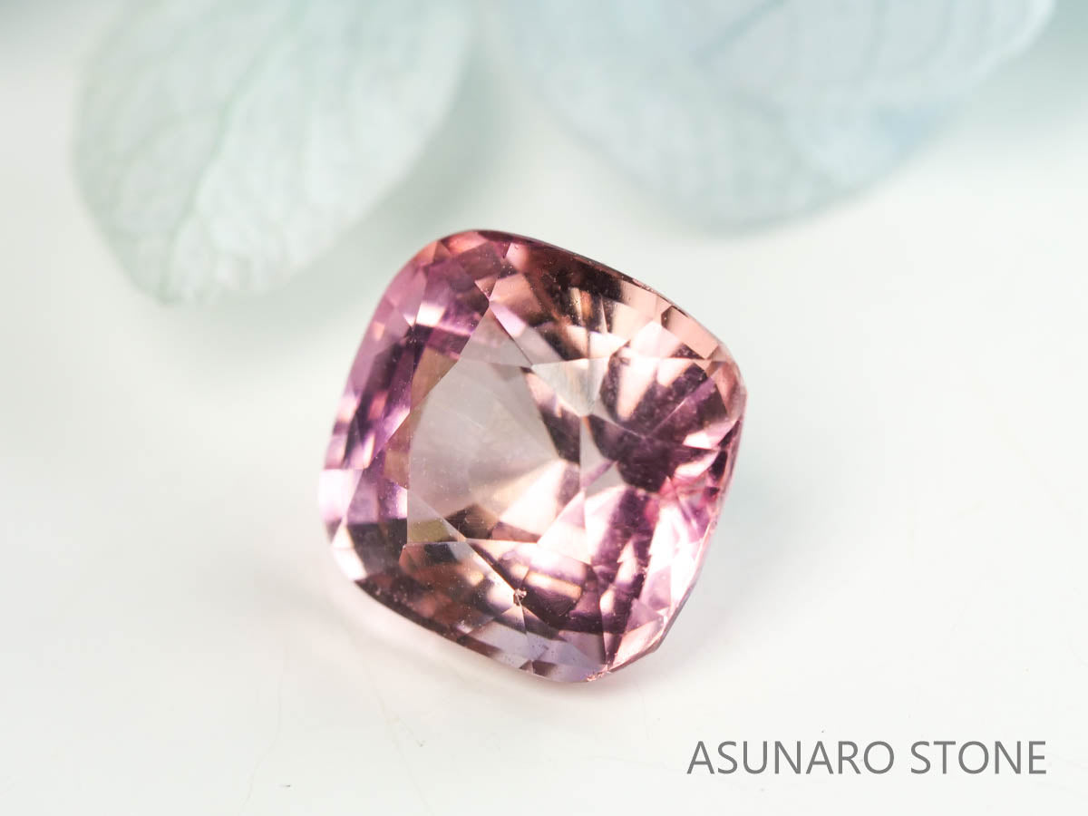 ピーチカラートルマリン　クッションカット　ブラジル産　　1.42ct【230313-1622】