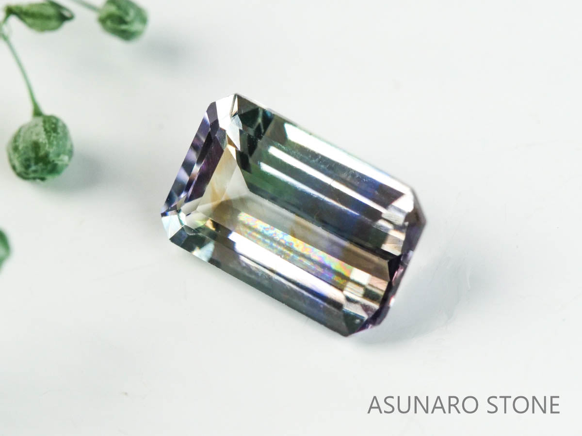 パーティーカラーゾイサイト（タンザナイト）  エメラルドカット　タンザニア産　　0.84ct【230220-1476】