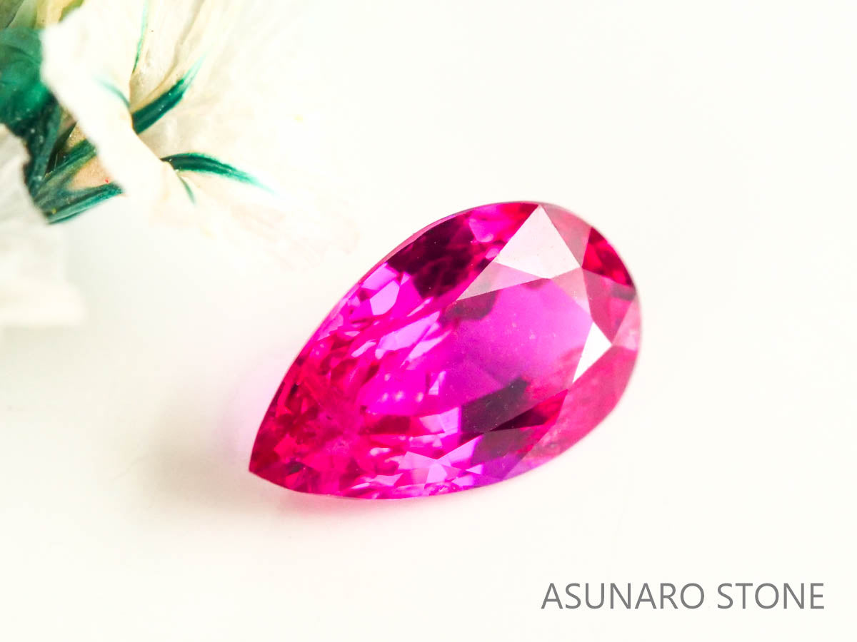 ピジョンブラッドルビー　ペアシェイプ　 タイ産　0.29ct　鑑別書付き  【230220-1506】