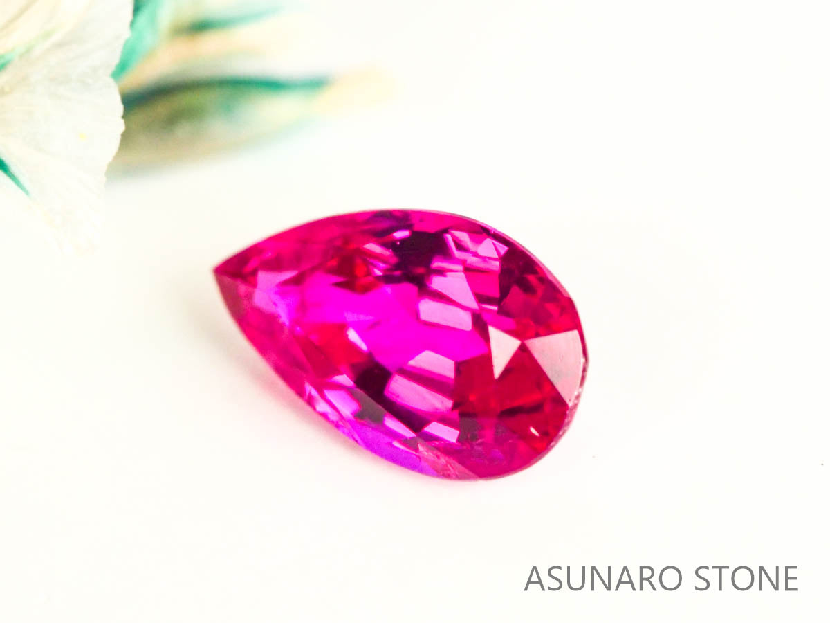 ピジョンブラッドルビー　ペアシェイプ　 タイ産　0.29ct　鑑別書付き  【230220-1506】