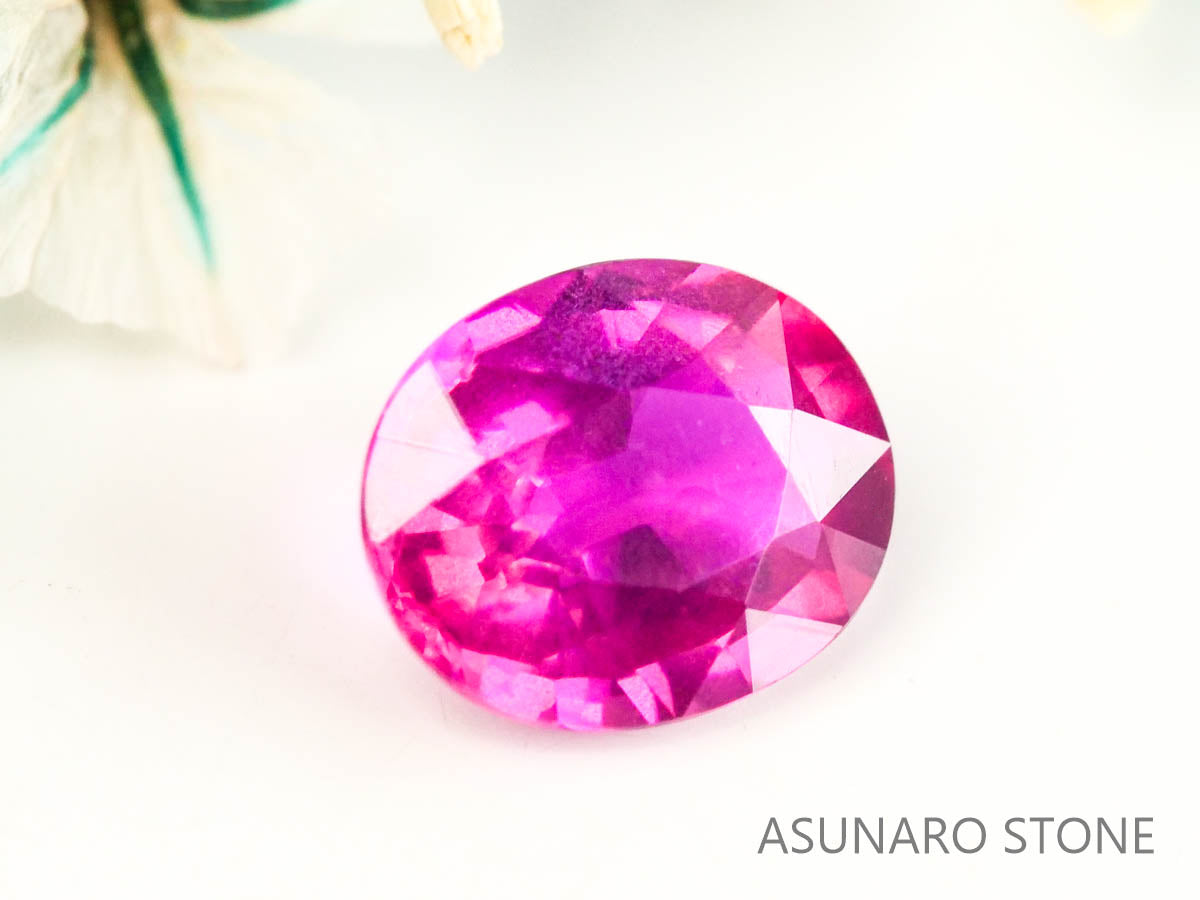 ピジョンブラッドルビー　オーバルカット　 タイ産　0.31ct　鑑別書付き   【230220-1507】