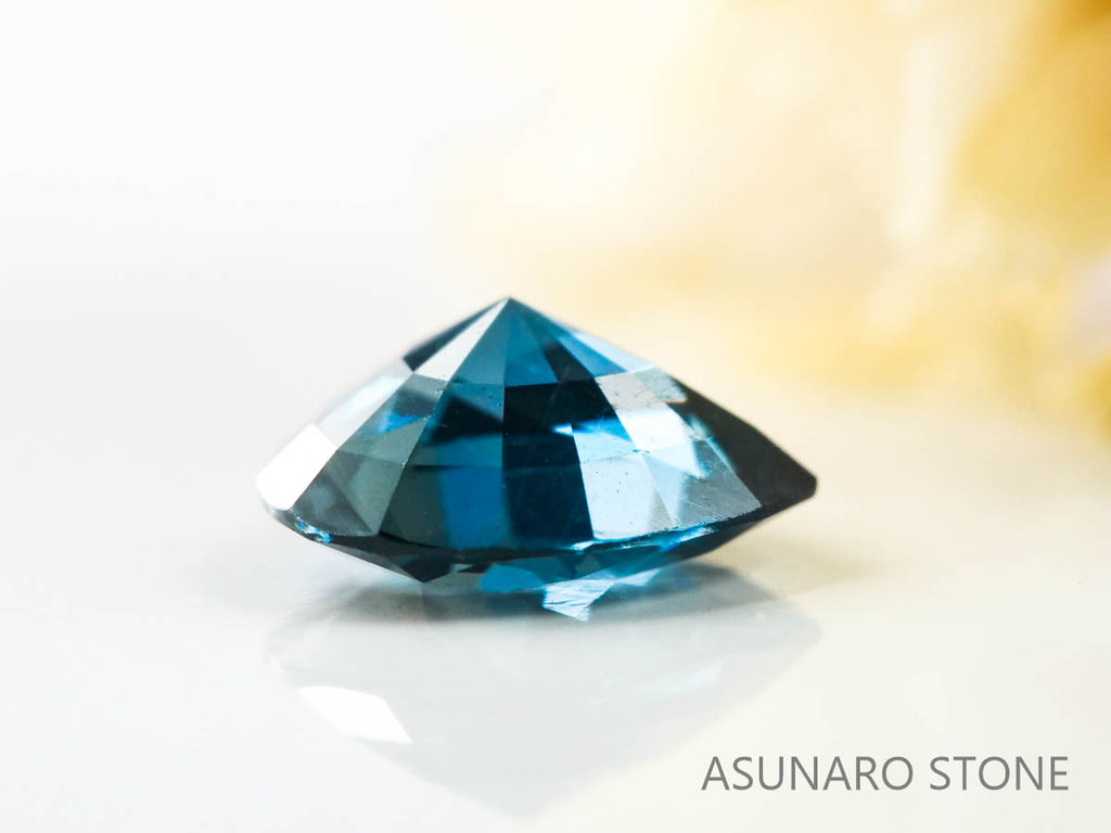 ブルースピネル 　ペアシェイプ　スリランカ産　0.48ct　【220926-1511】