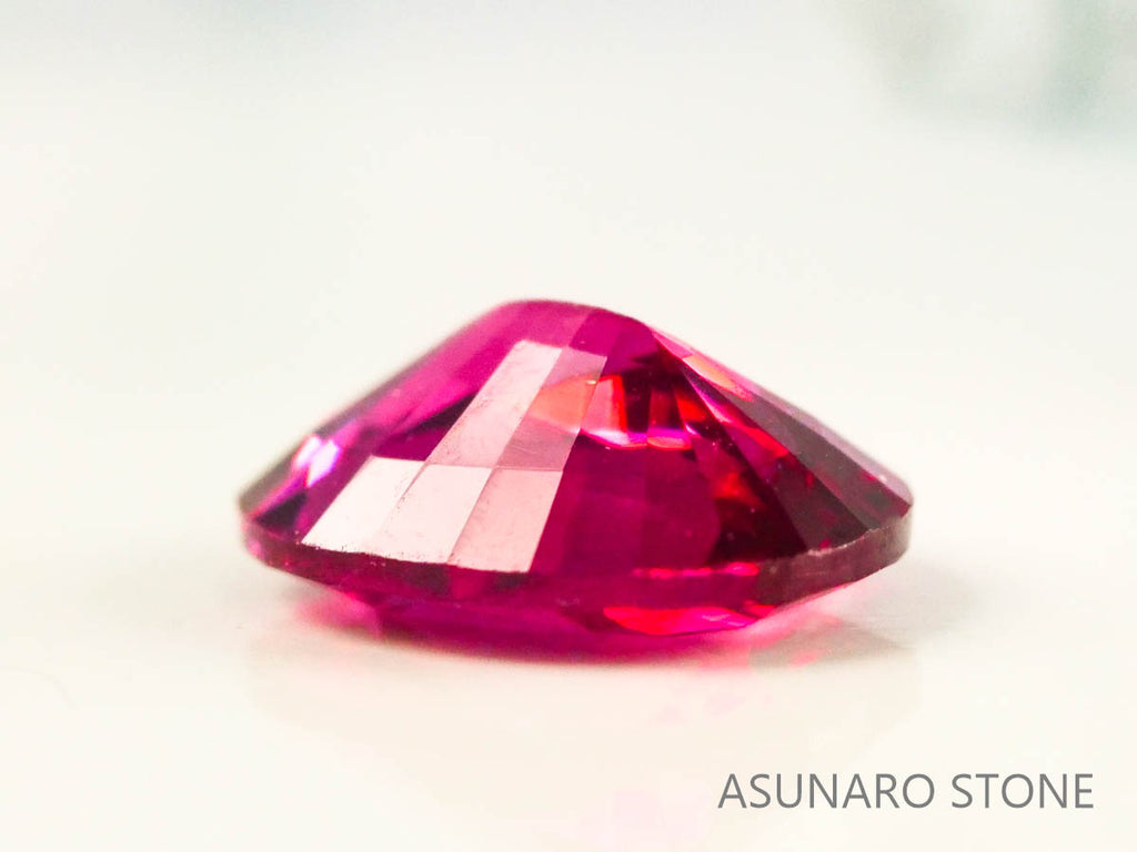 レッドスピネル 　オーバルカット　スリランカ産　0.31ct　【230227-1517】