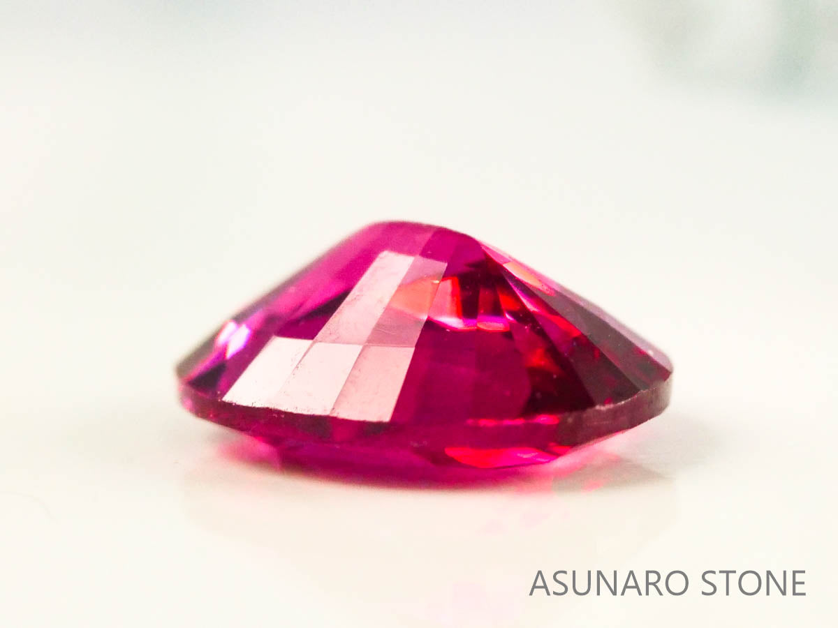 レッドスピネル 　オーバルカット　スリランカ産　0.31ct　【230227-1517】