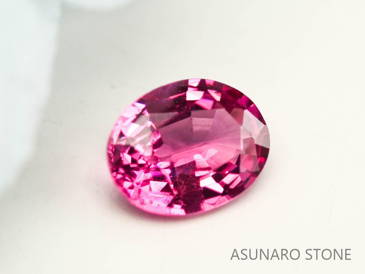 レッドスピネル 　オーバルカット　スリランカ産　0.16ct　【230227-1518】