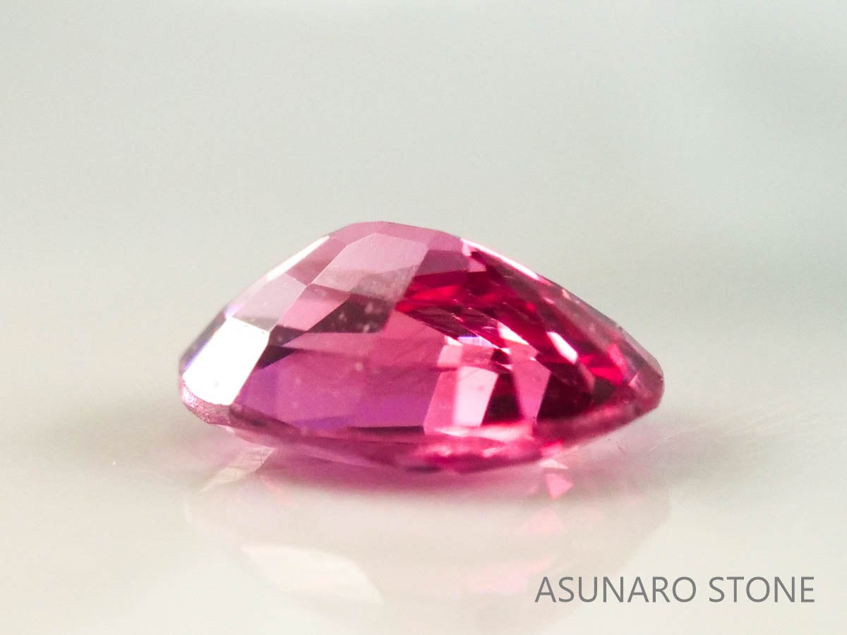 レッドスピネル 　オーバルカット　スリランカ産　0.16ct　【230227-1518】