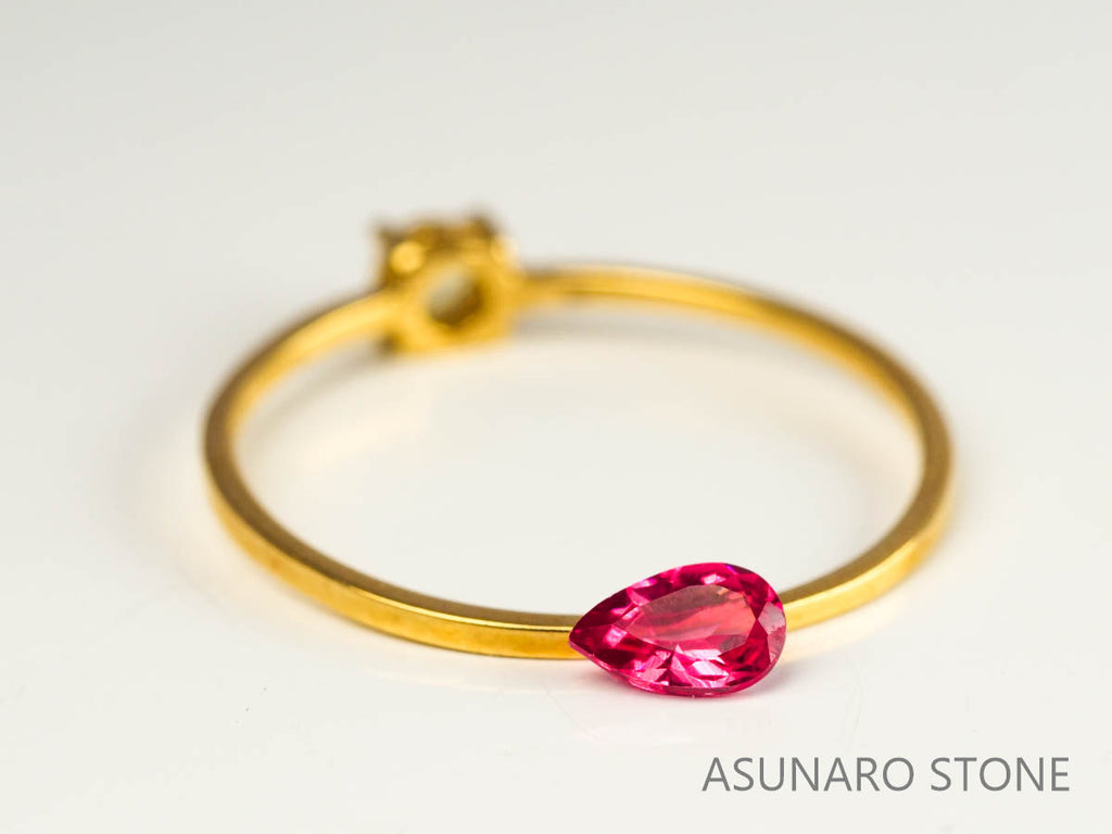 レッドスピネル 　ペアシェイプ　スリランカ産　0.24ct　【230227-1519】