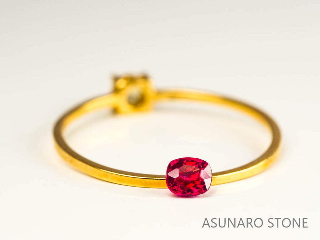 レッドスピネル 　クッションカット　スリランカ産　0.20ct　【230227-1520】