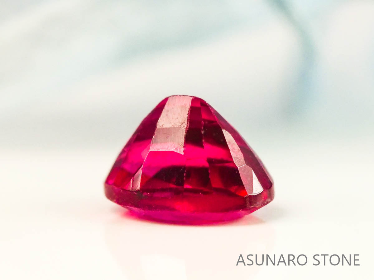 レッドスピネル 　オーバルカット　スリランカ産　0.28ct　【230227-1522】