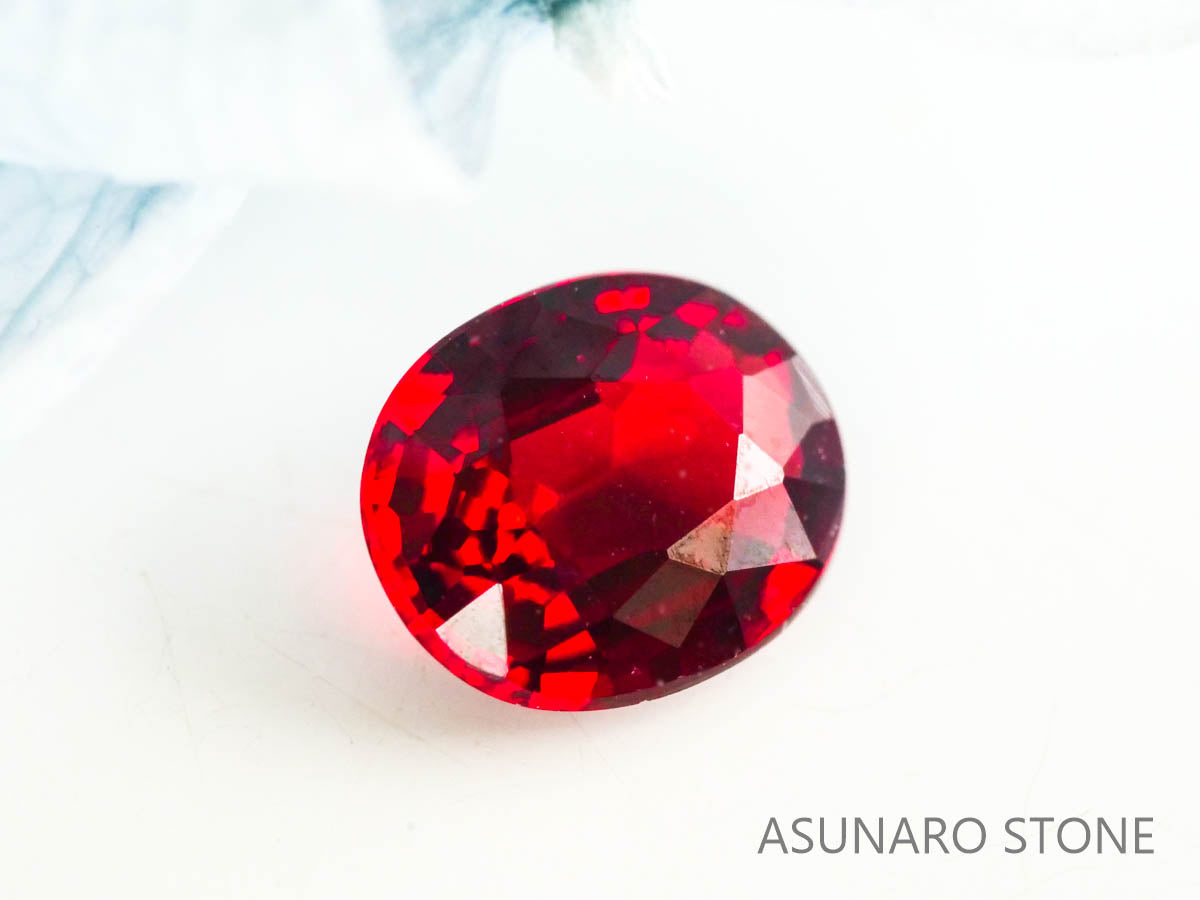 レッドスピネル 　オーバルカット　スリランカ産　0.33ct　【230227-1523】