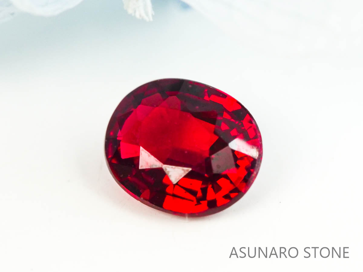 レッドスピネル 　オーバルカット　スリランカ産　0.33ct　【230227-1523】