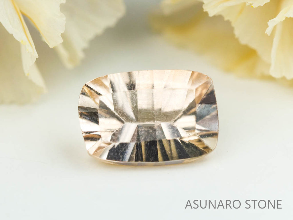 シャンパンカラートルマリン　コンケーブカット　ルワンダ産　　0.85ct【230303-1540】