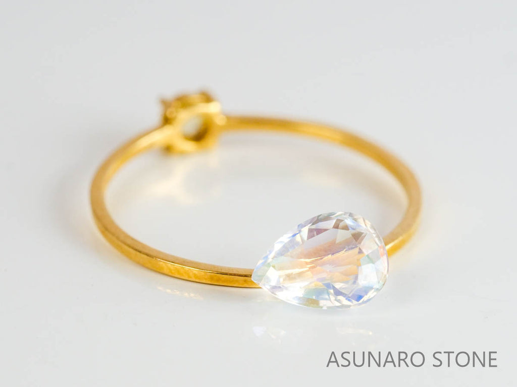 アンデシンラブラドライト  ペアシェイプ　マダガスカル産　　0.74ct【230329-1554】